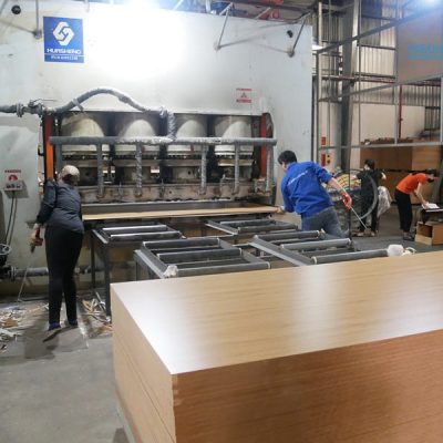 Hệ thống ép phủ melamine hiện đại của Hiếu Hương