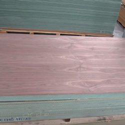 Hình ảnh gỗ mdf lõi xanh thái lan phủ veneer óc chó