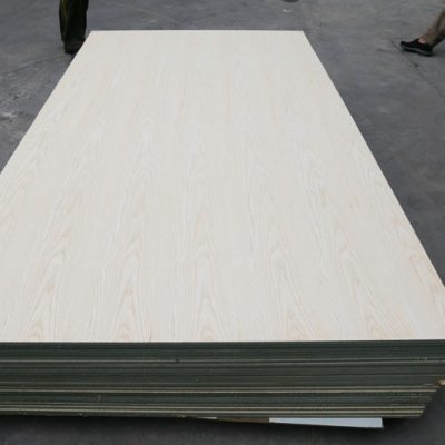 Hình ảnh gỗ mdf phủ veneer sồi trong kho Hiếu Hương