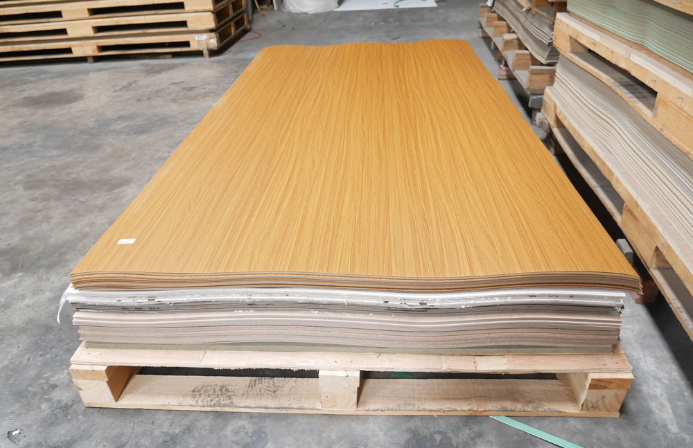 1 tấm laminate Formica nặng bao nhiêu?